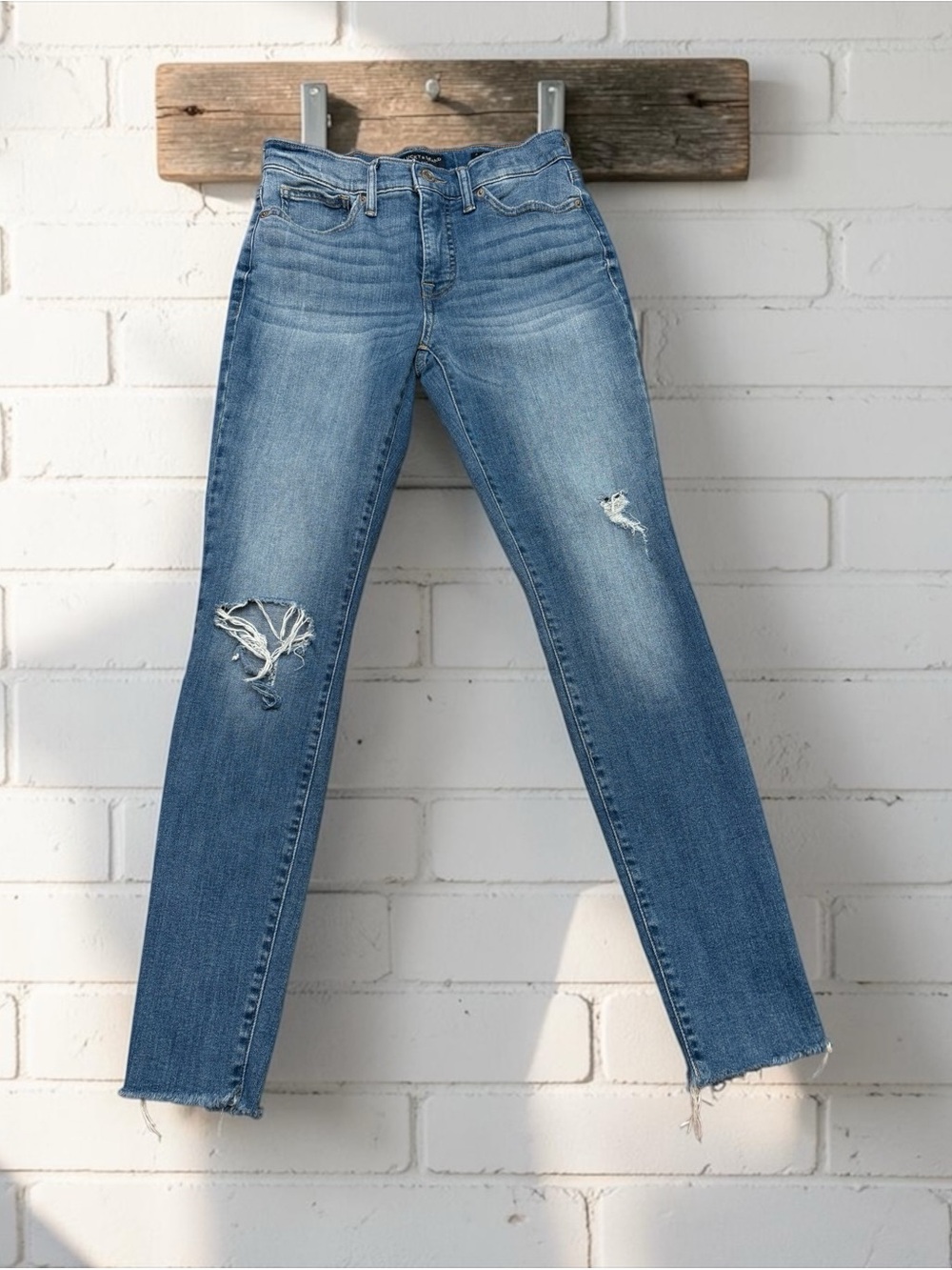 Lucky Brand, Mid Rise Super Skinny Distressed Ankle Jeans, Size 2/26 Blue
